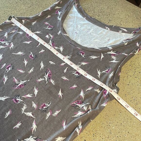 Floral Flannel & Feathers Bundle 3 Pieces: Medium Tops - Picture 9 of 16